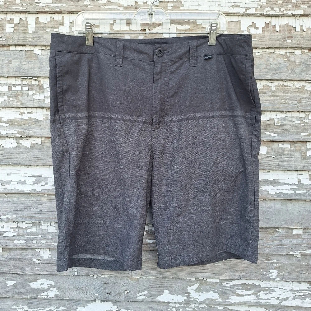 🌟 Travis Mathew Two Tone Gray Golf Shorts Size 36